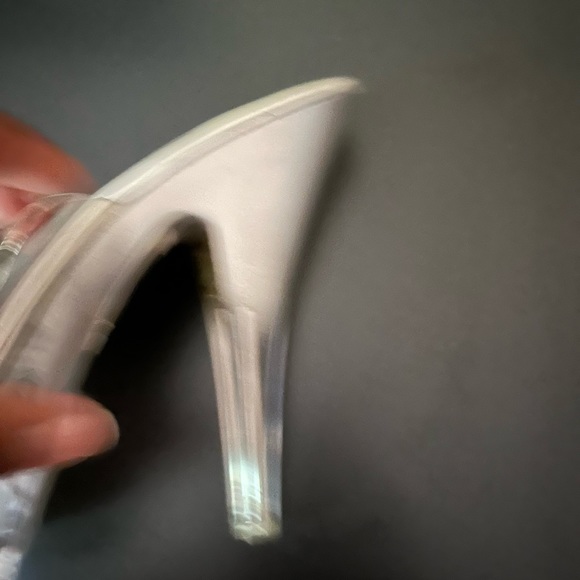 Size 10 Clear Mule with gradient silver heel - Picture 5 of 8